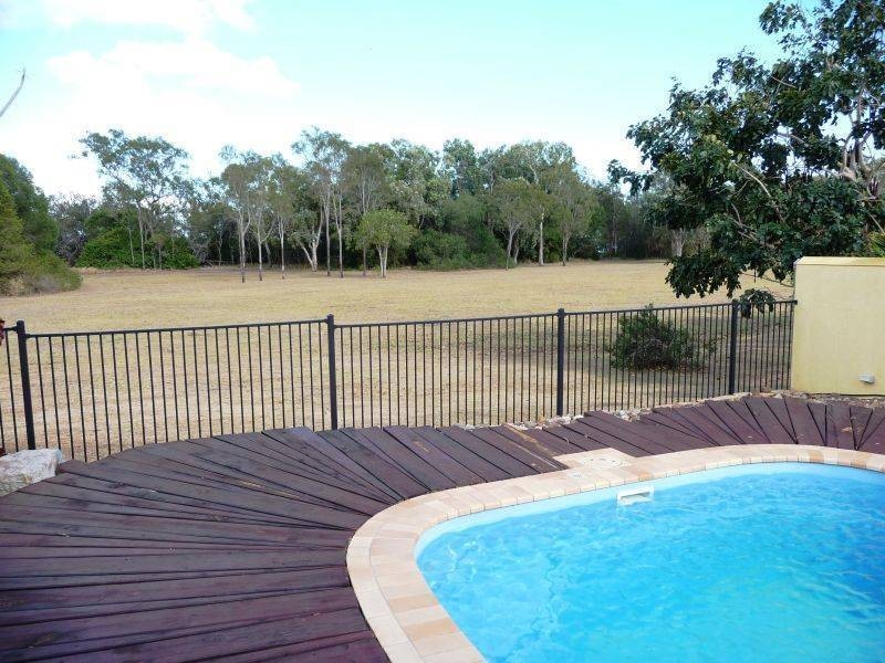 19 Oceanview St, Point Vernon QLD 4655