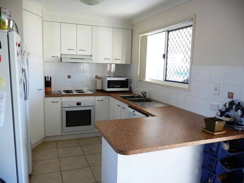 26 Joselyn Dr, Point Vernon QLD 4655