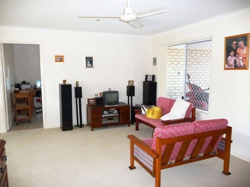 26 Joselyn Dr, Point Vernon QLD 4655