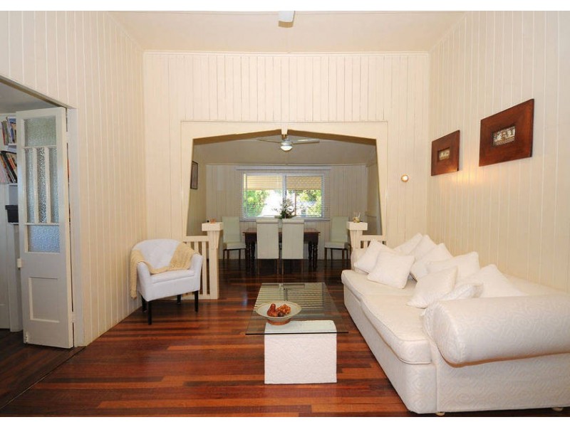 20 Beach Road, Hervey Bay QLD 4655