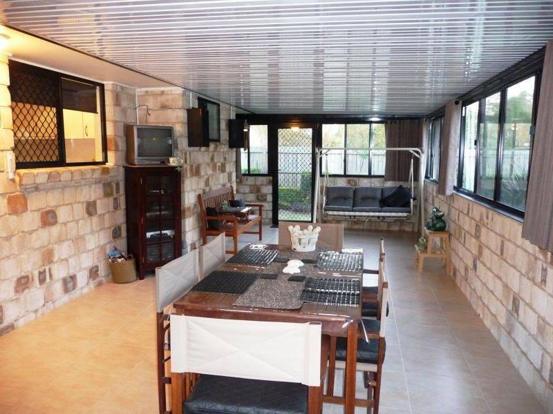 48 William St, Urangan QLD 4655