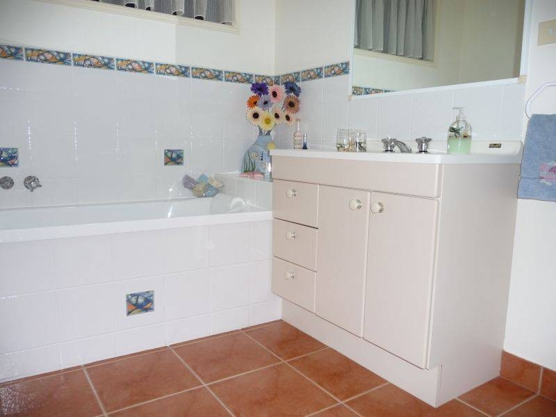 48 William St, Urangan QLD 4655