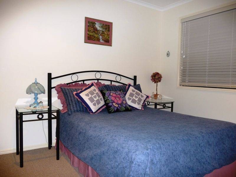 48 William St, Urangan QLD 4655