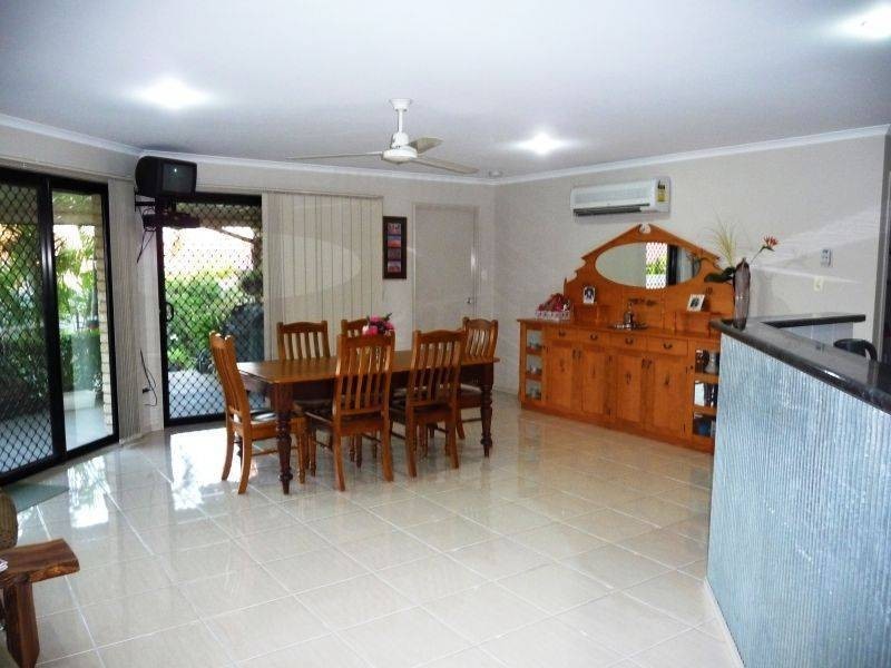 10 Whipbird Court, Urangan QLD 4655