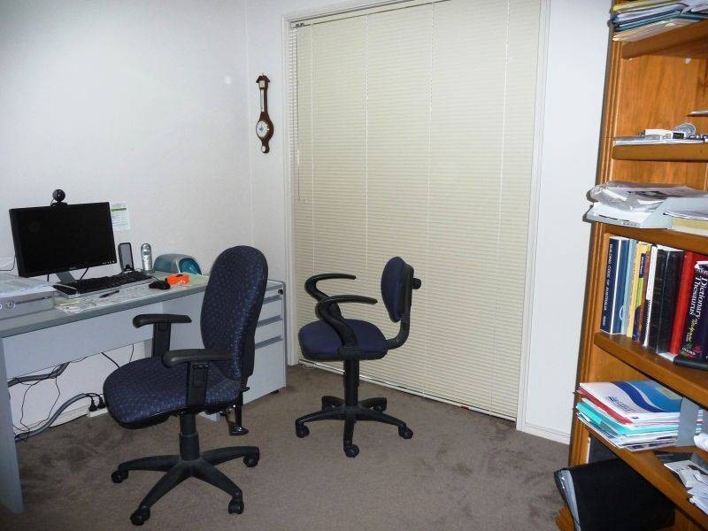 10 Whipbird Court, Urangan QLD 4655