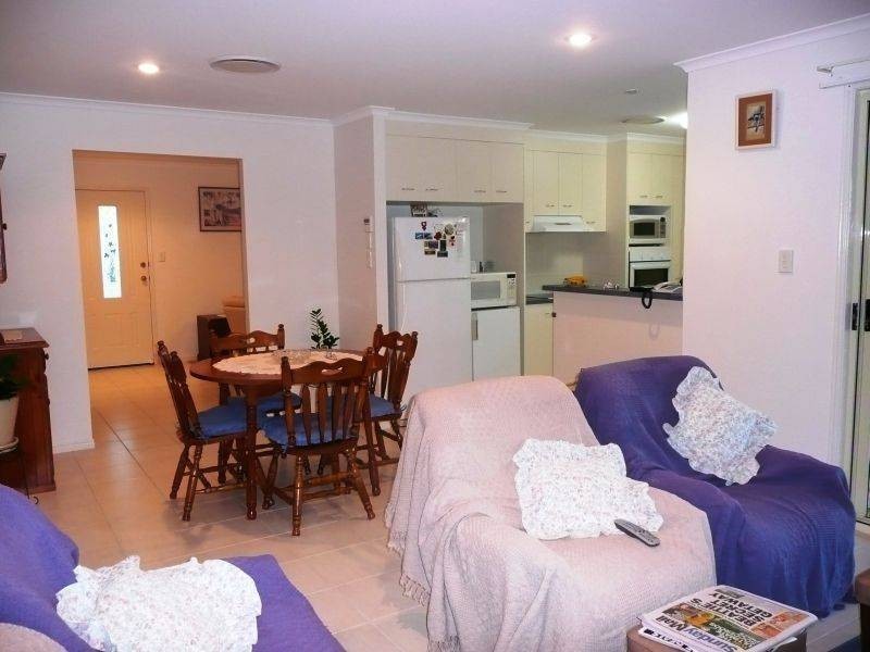 64 Joselyn Dr, Point Vernon QLD 4655