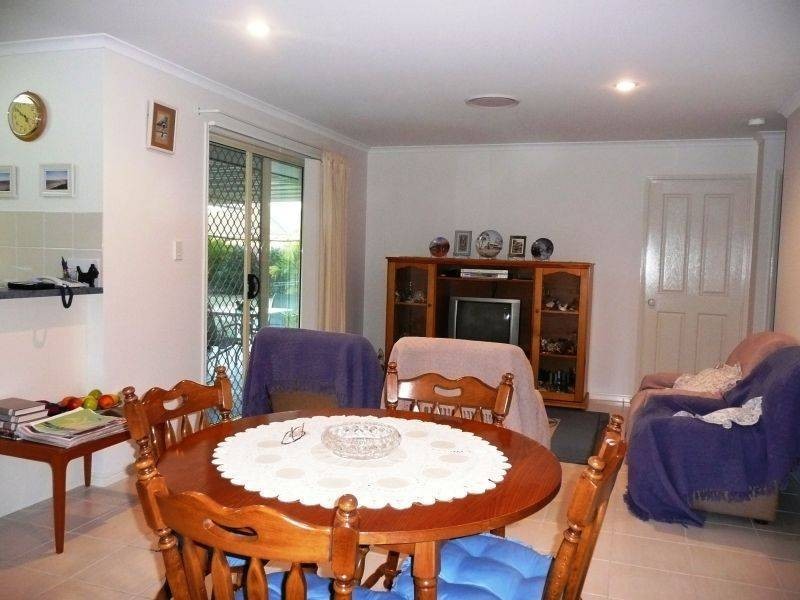64 Joselyn Dr, Point Vernon QLD 4655