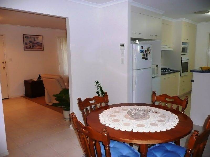 64 Joselyn Dr, Point Vernon QLD 4655