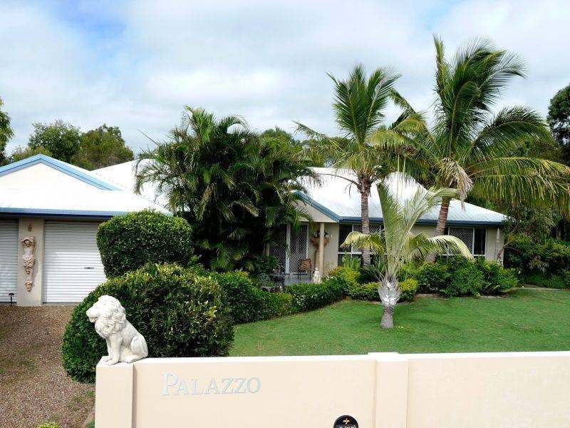 55 Ladbroke Cres, Urangan QLD 4655