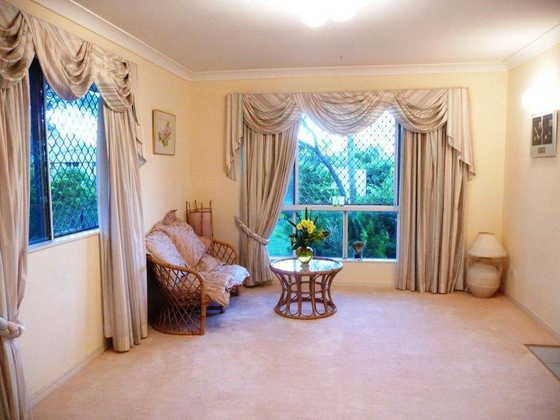 55 Ladbroke Cres, Urangan QLD 4655