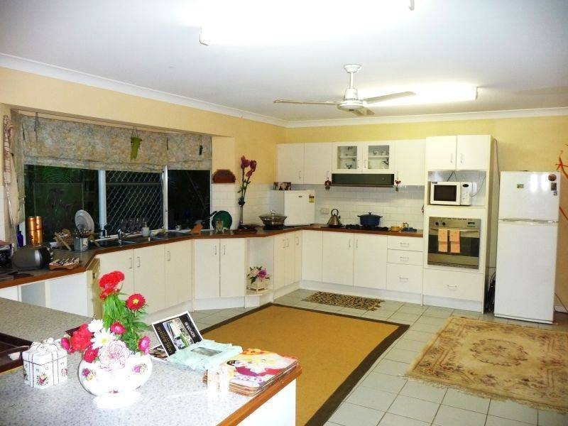 55 Ladbroke Cres, Urangan QLD 4655