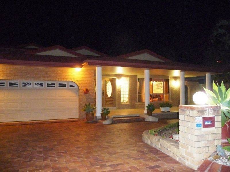 39 Royal Dr, Kawungan QLD 4655