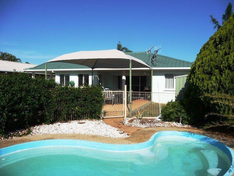 15 Oceanview St, Point Vernon QLD 4655