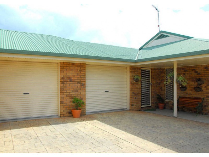 1&2/52 Winchelsea Street, Pialba QLD 4655