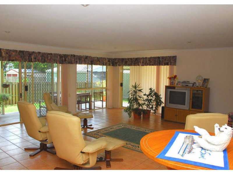 1&2/52 Winchelsea Street, Pialba QLD 4655