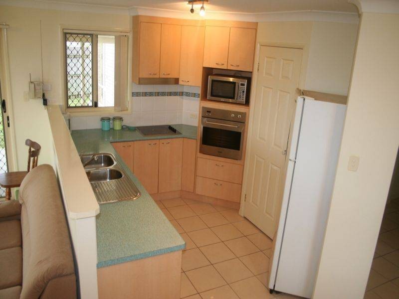 35 Anchorage Cct, Point Vernon QLD 4655