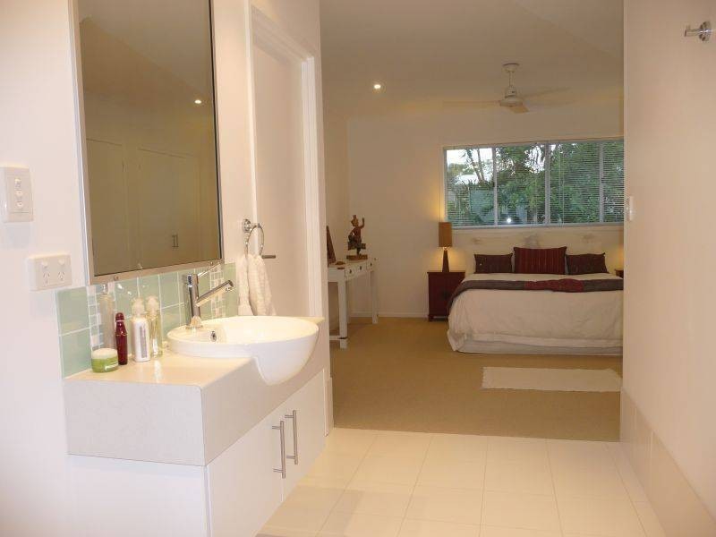 6 Talasea Dr, Kawungan QLD 4655