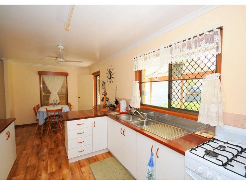 772 Boat Harbour Drive, Urangan QLD 4655