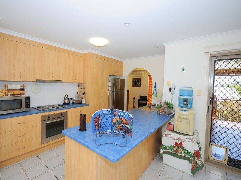 9 Goroka St, Kawungan QLD 4655