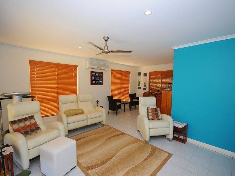 9 Goroka St, Kawungan QLD 4655