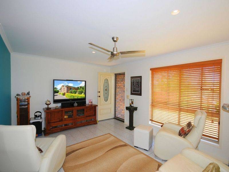 9 Goroka St, Kawungan QLD 4655