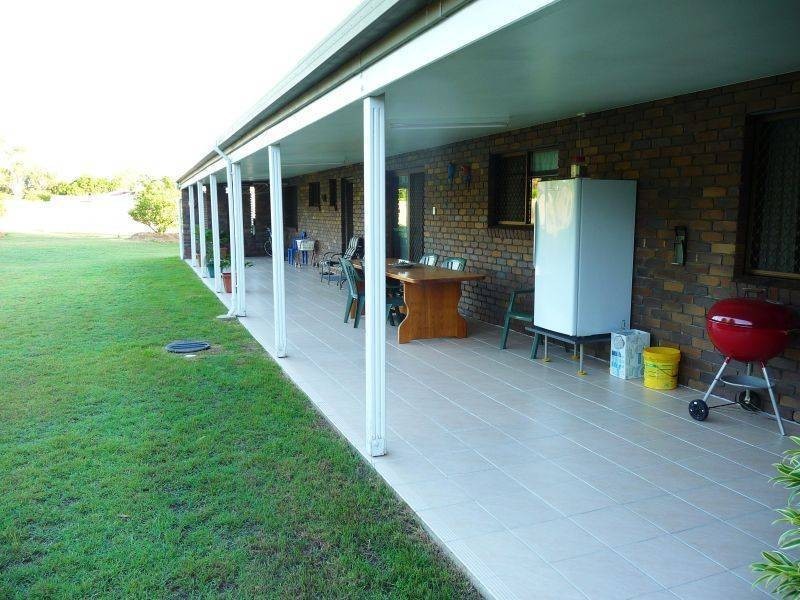 76 Garden Dr, Urangan QLD 4655