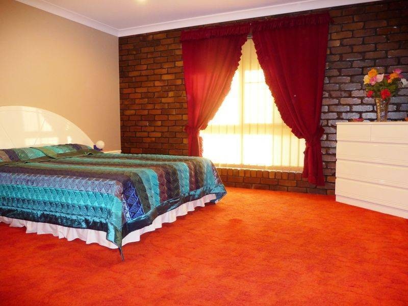 76 Garden Dr, Urangan QLD 4655