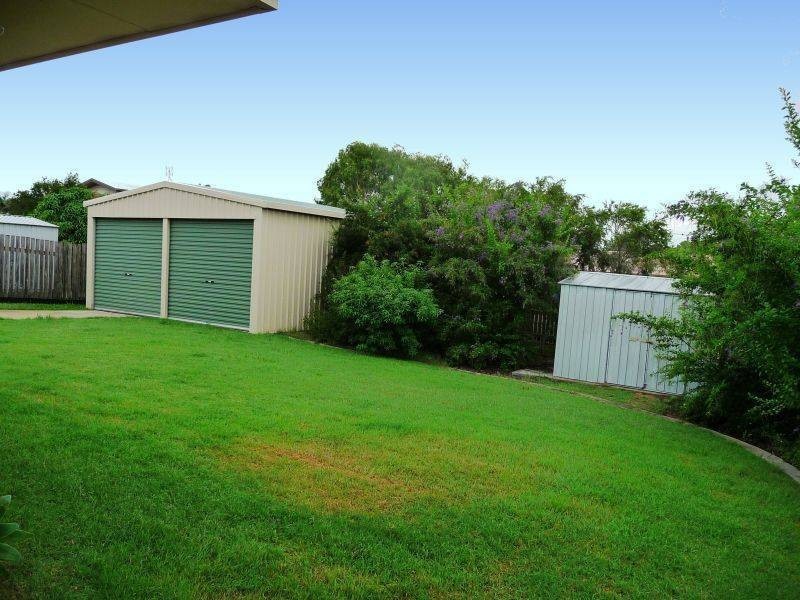 17 Bunker Ave, Urraween QLD 4655
