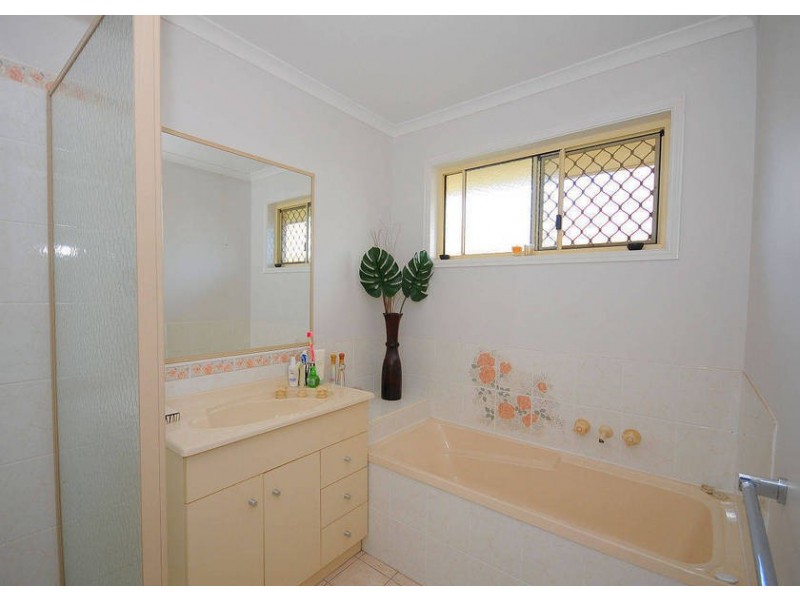 32 Bunker Avenue, Hervey Bay QLD 4655