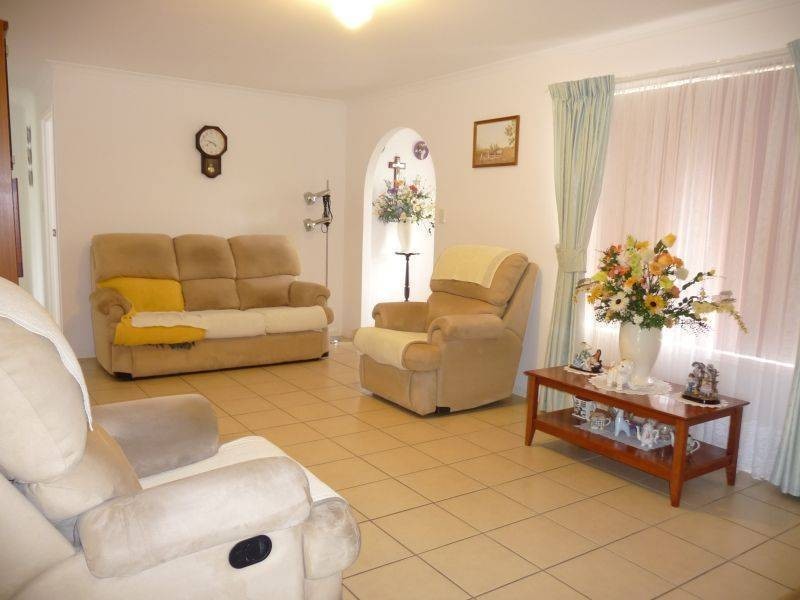 1 Sharyn Crt, Point Vernon QLD 4655