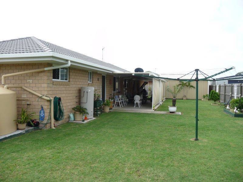 1 Sharyn Crt, Point Vernon QLD 4655