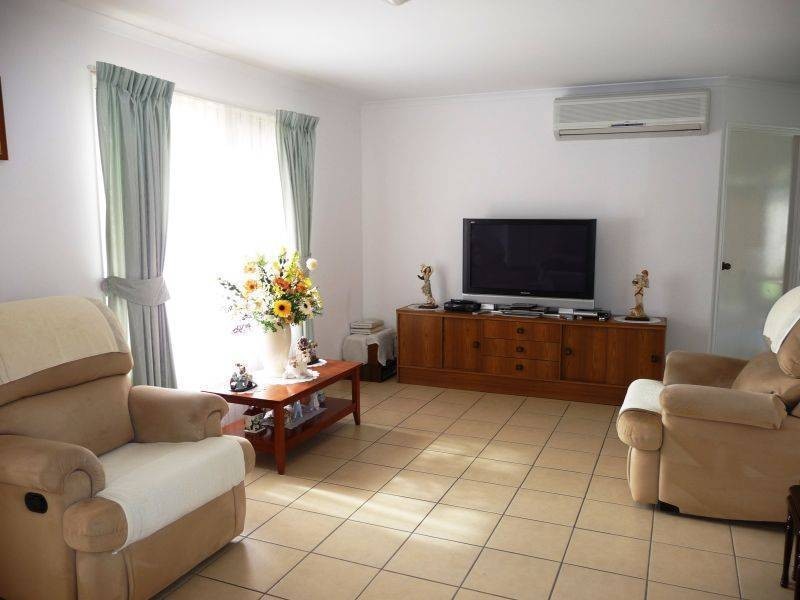 1 Sharyn Crt, Point Vernon QLD 4655