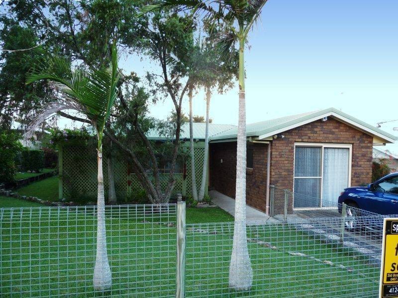 4 Holiday Pde, Scarness QLD 4655