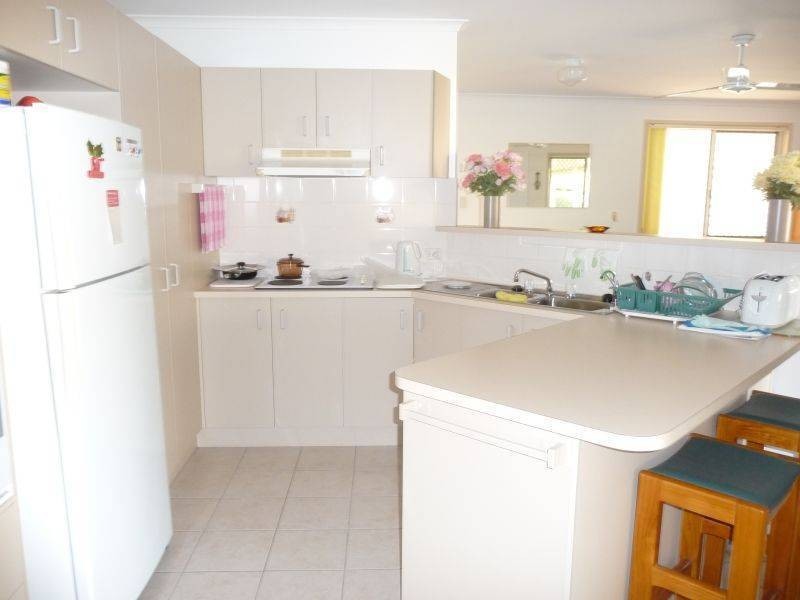 15 Marineview Ave, Scarness QLD 4655