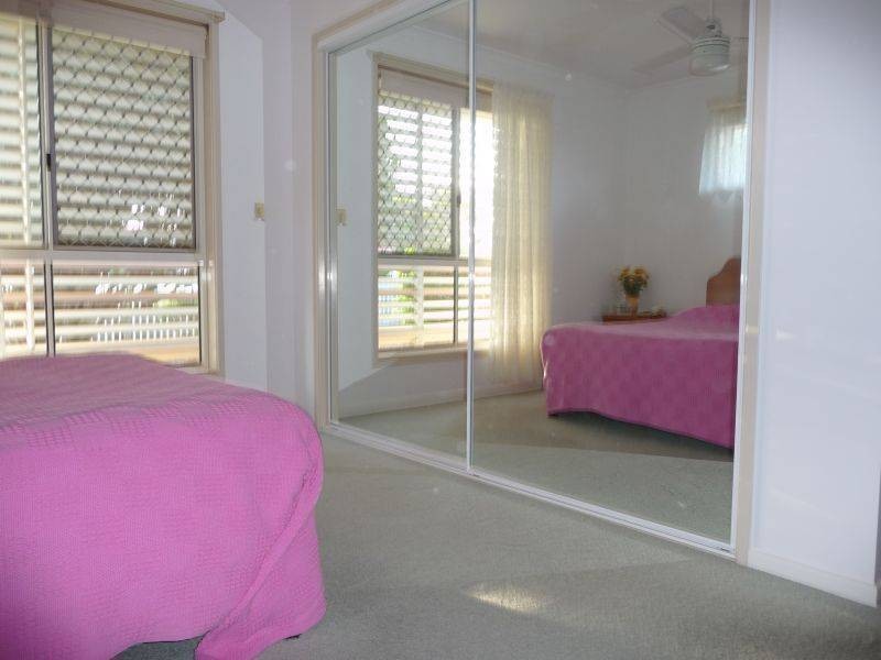 15 Marineview Ave, Scarness QLD 4655