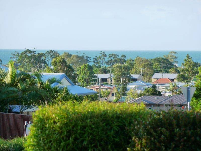 15 Marineview Ave, Scarness QLD 4655