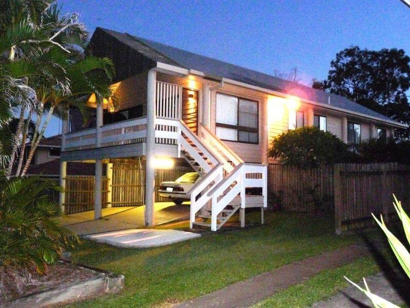 25 Oleander Ave, Scarness QLD 4655