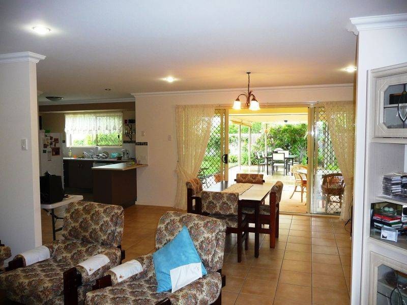 12 Scribbly Gum Crt, Urraween QLD 4655