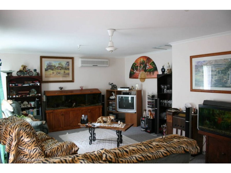 16 Porter Street, Point Vernon QLD 4655