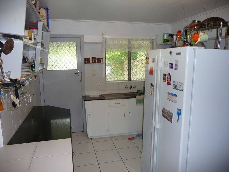 4 Dover Street, Pialba QLD 4655