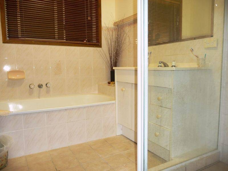 39 Galatea St, Point Vernon QLD 4655