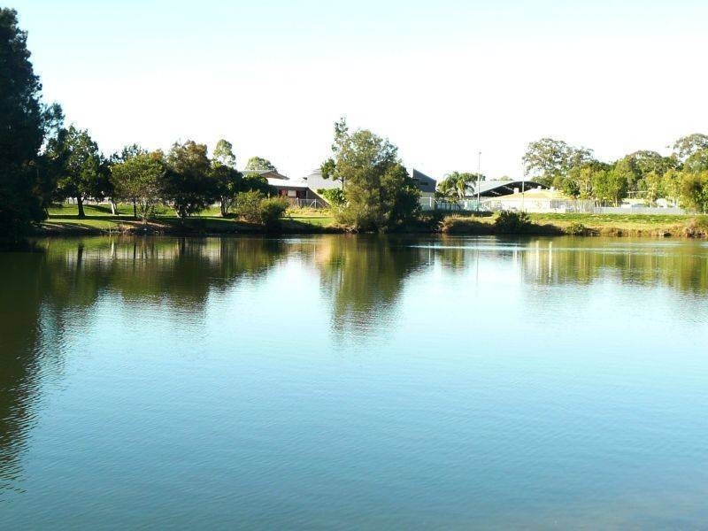 10 Harrison Cct, Urangan QLD 4655