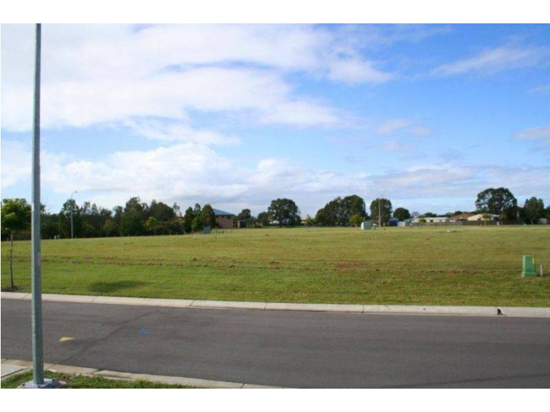 4 Fulmar Crt, Burrum Heads QLD 4659