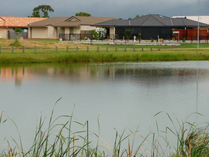 10 Dory Dr, Point Vernon QLD 4655