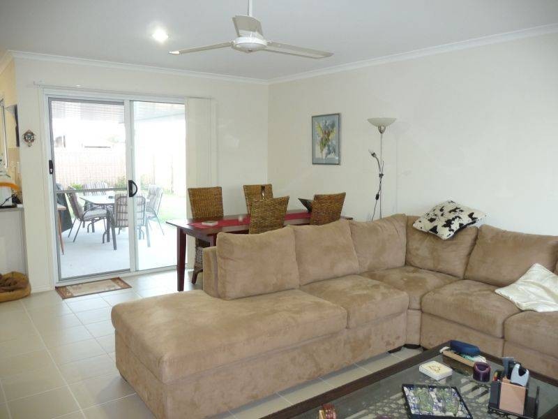 10 Dory Dr, Point Vernon QLD 4655