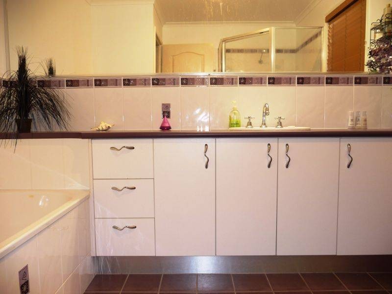 27 Rosedale Drive, Wondunna QLD 4655