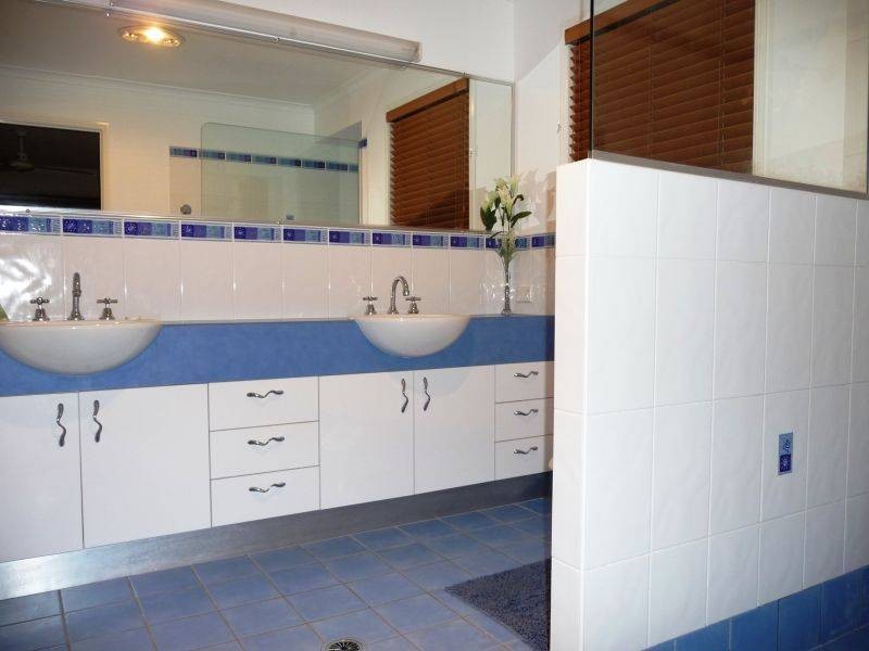 27 Rosedale Drive, Wondunna QLD 4655