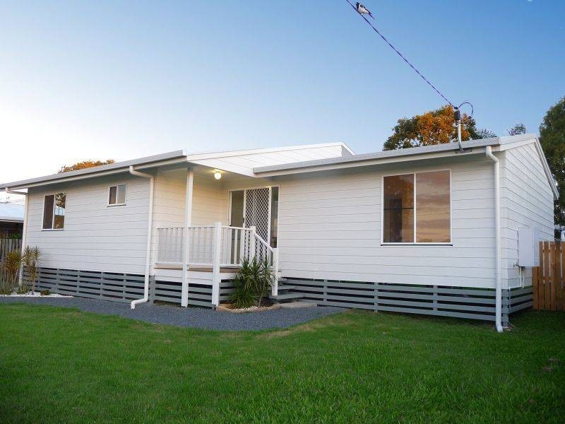 76 Hammond St, Urangan QLD 4655