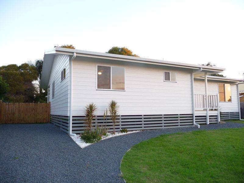76 Hammond St, Urangan QLD 4655