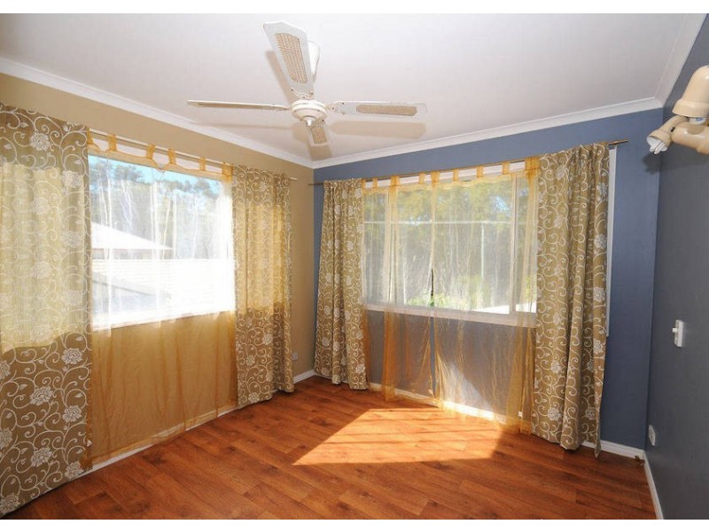 8 Spence Street, Point Vernon QLD 4655